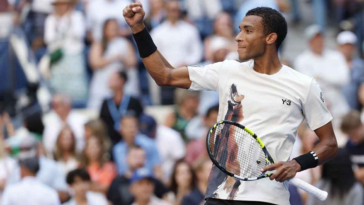 Felix Auger-Aliassime (CAN) celebrates towards his player's box after his match against Alex de Minaur (AUS) (not pictured) on day eleven of the 2025 US Open tennis championships at USTA Billie Jean King National Tennis Center.