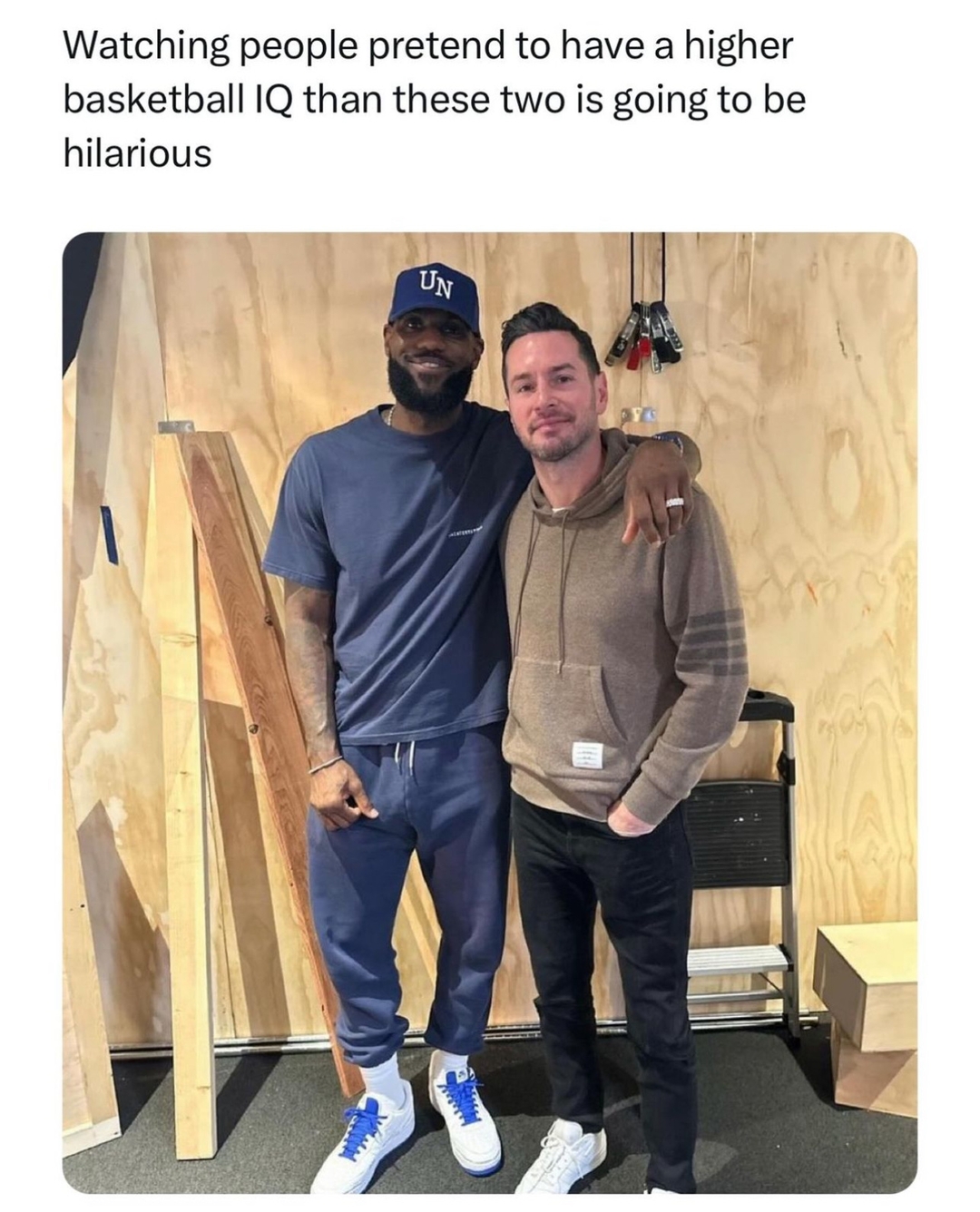 The basketball IQ in this picture is off the charts 🔥