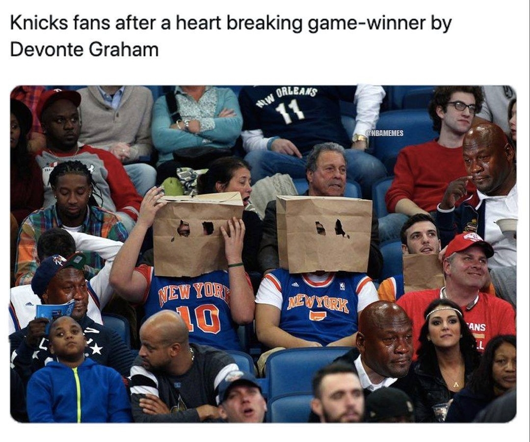 That STINGS π±
#hornets #knicks #nbamemes #memes #devontegraham