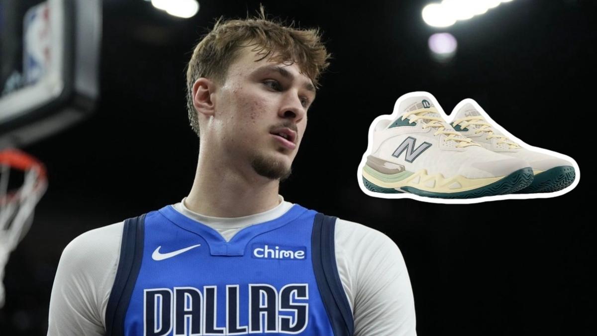 Dallas Mavericks forward Cooper Flagg (32) looks outward during the second half against the Los Angeles Lakers at T-Mobile Arena.